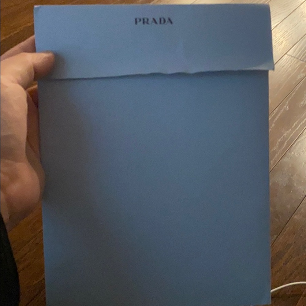 Prada hat - Picture 2 of 3